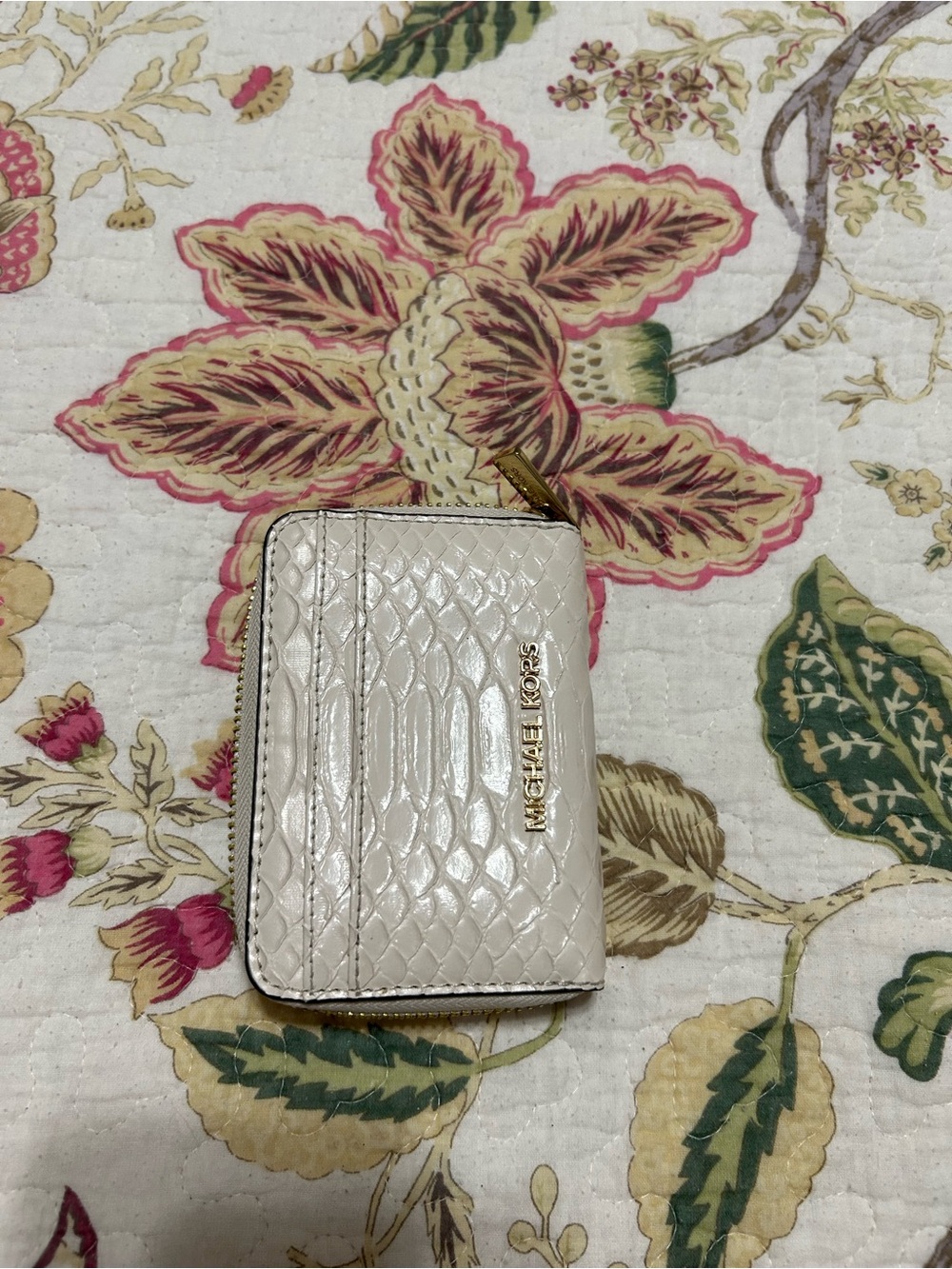 Michael Kors Cream Croc-Embossed ZIP Card Case with Gold Logo